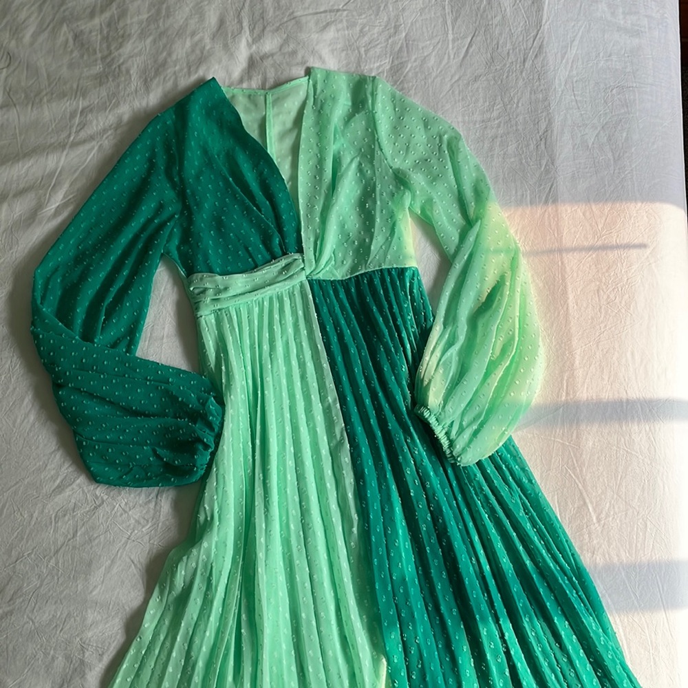 Green maxi dress